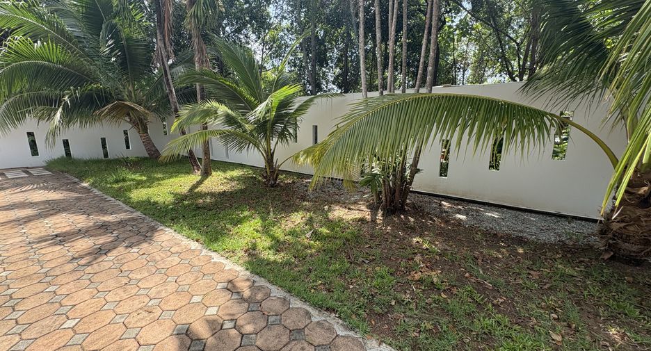 Villa en alquiler de 5 habitaciones en Mueang Phuket, Phuket