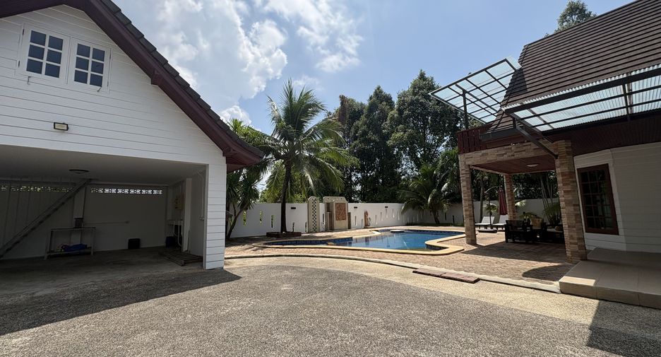 Villa en alquiler de 5 habitaciones en Mueang Phuket, Phuket
