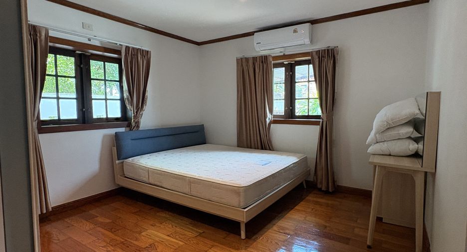 Villa en alquiler de 5 habitaciones en Mueang Phuket, Phuket