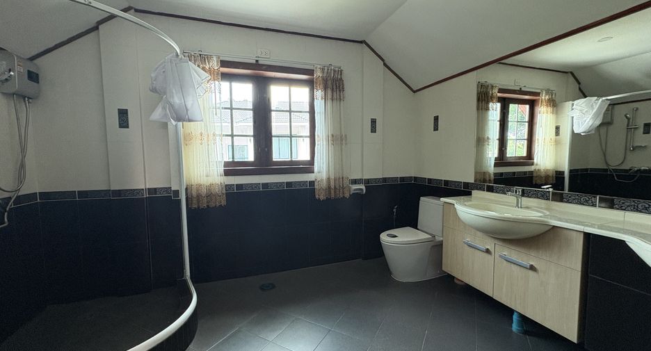 Villa en alquiler de 5 habitaciones en Mueang Phuket, Phuket
