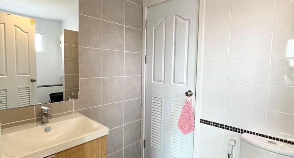 Haus zur Miete mit 4 Zimmer in Mueang Phuket, Phuket