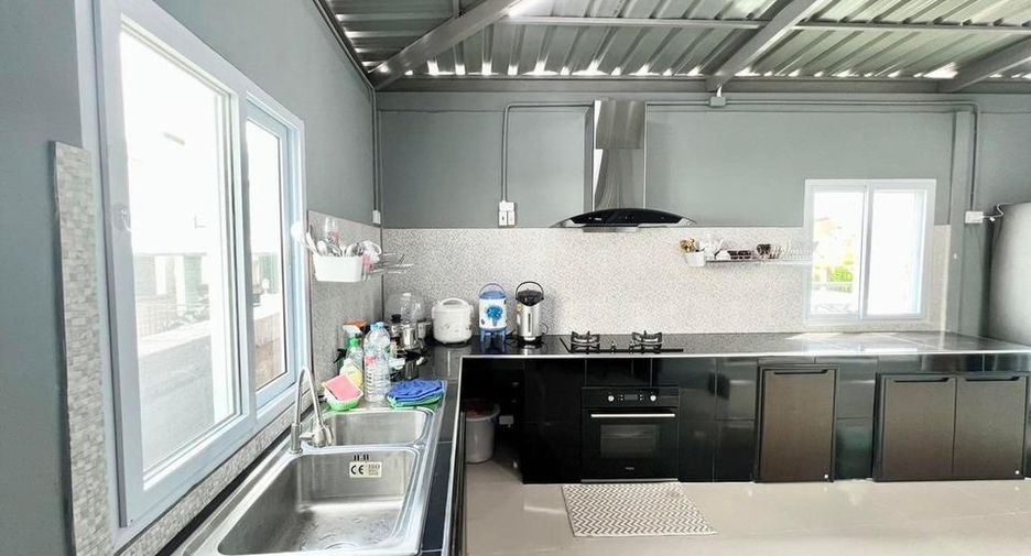 Haus zur Miete mit 4 Zimmer in Mueang Phuket, Phuket