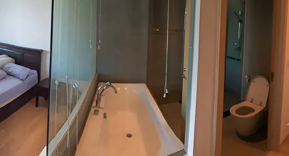 For rent 2 bedrooms condo in Khlong Toei, Bangkok