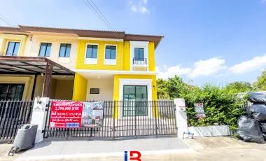 For sale 3 bedrooms townhouse in Krathum Baen, Samut Sakhon