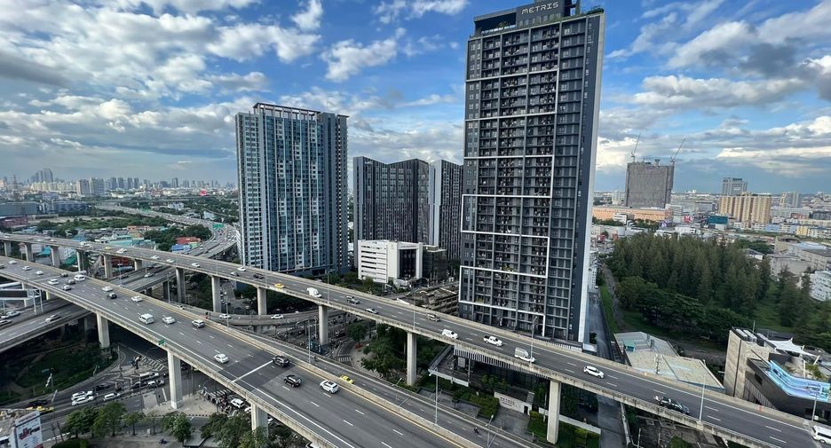 For sale 1 bed condo in Bang Kapi, Bangkok