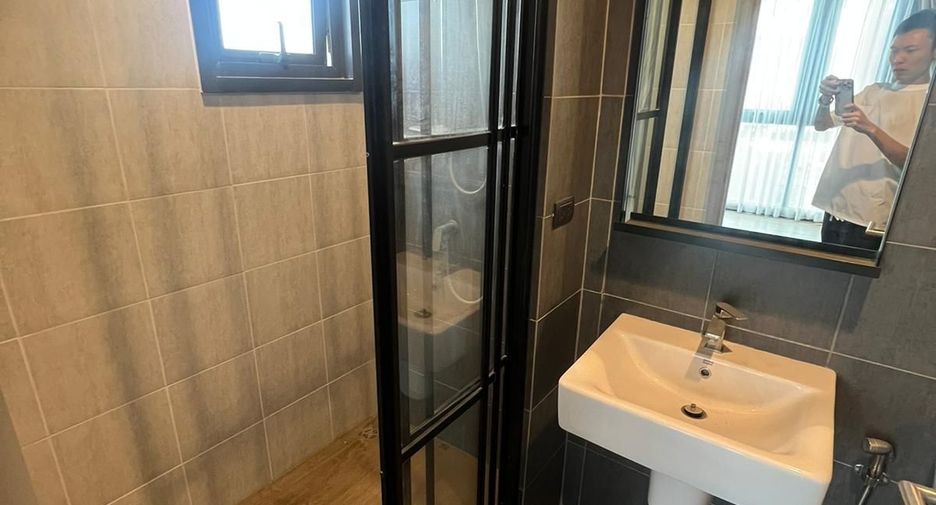 For sale 1 bed condo in Bang Kapi, Bangkok