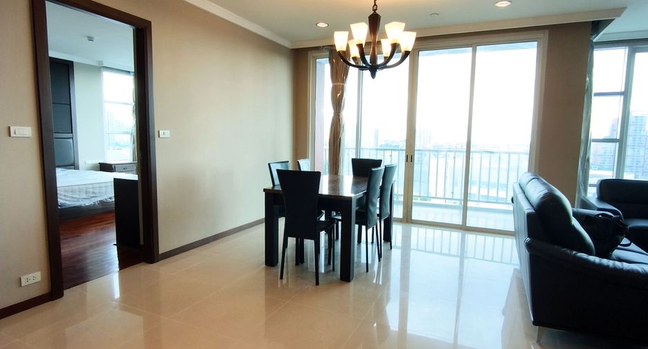 For sale 3 bedrooms condo in Khlong Toei, Bangkok