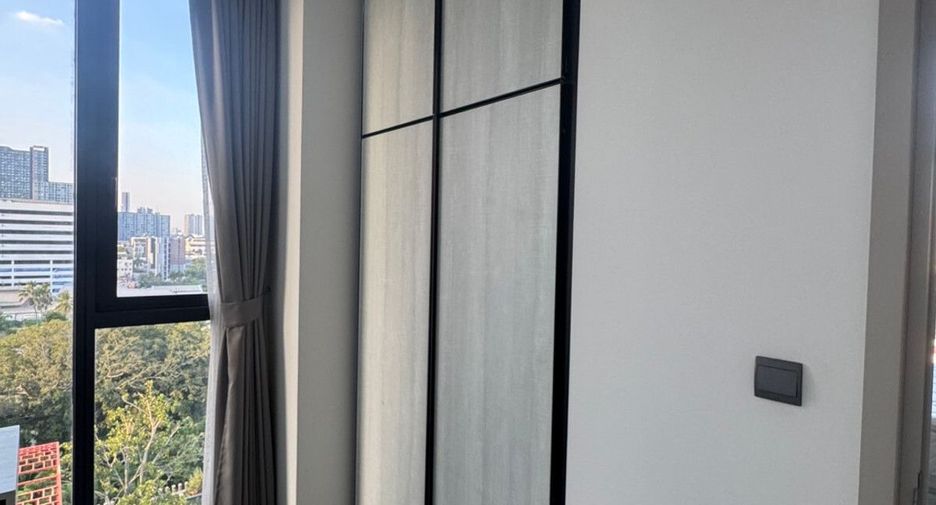 For rent 2 bedrooms condo in Phra Khanong, Bangkok