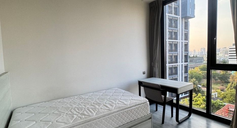 For rent 2 bedrooms condo in Phra Khanong, Bangkok