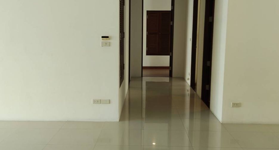 For rent 3 ベッドルーム apartment in Watthana, Bangkok