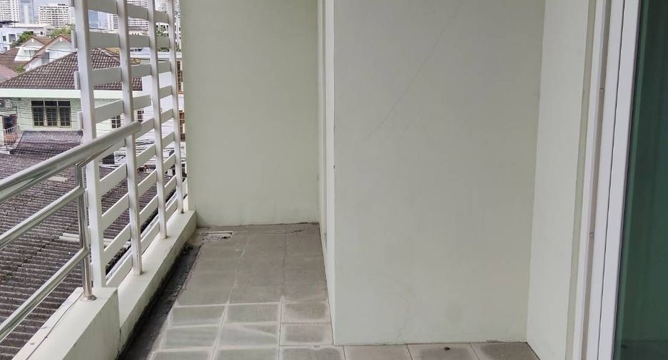 For rent 3 ベッドルーム apartment in Watthana, Bangkok