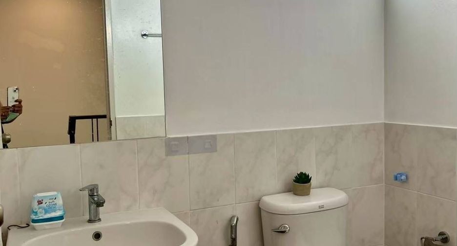 For rent 3 bedrooms townhouse in Thalang, Phuket