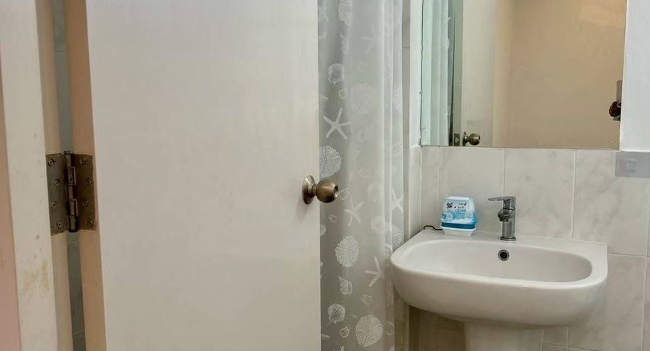 For rent 3 bedrooms townhouse in Thalang, Phuket