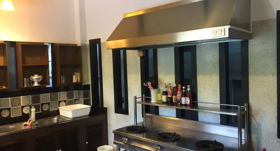 For rent 5 bedrooms house in Mueang Chiang Mai, Chiang Mai