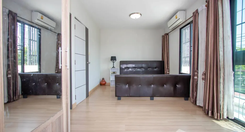 For rent 3 bedrooms townhouse in Mueang Chiang Mai, Chiang Mai