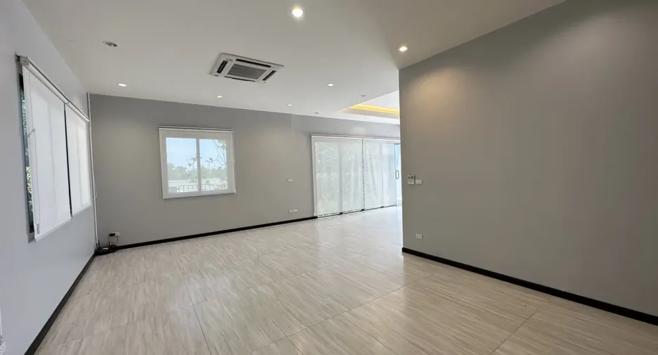 Almacén en venta en Lam Luk Ka, Pathum Thani