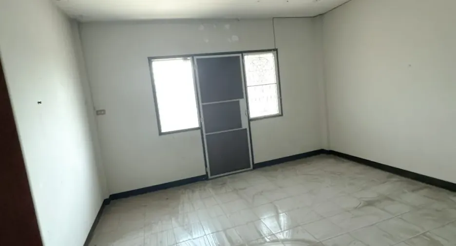 Oficina en alquiler de 2 habitaciones en San Pa Tong, Chiang Mai