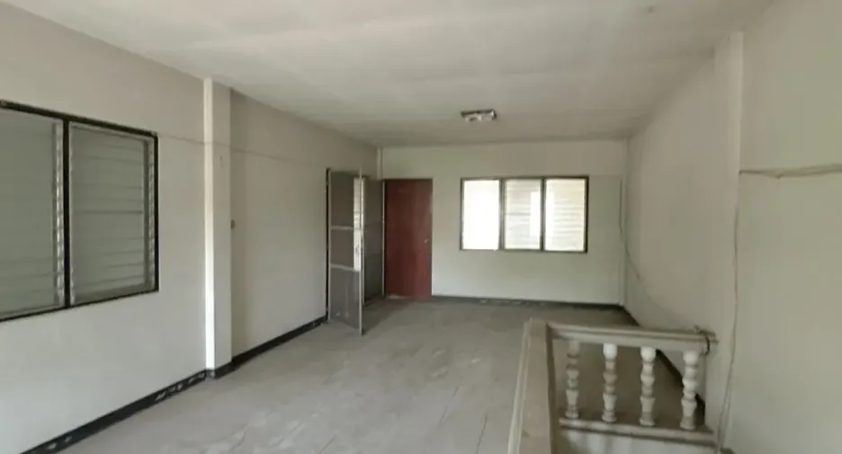 Oficina en alquiler de 2 habitaciones en San Pa Tong, Chiang Mai