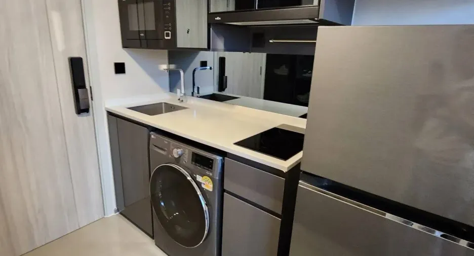For rent 2 bedrooms condo in Bang Rak, Bangkok