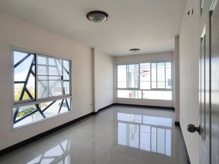 For sale 4 bedrooms townhouse in Bang Phli, Samut Prakan