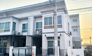 For sale 4 bedrooms townhouse in Bang Phli, Samut Prakan
