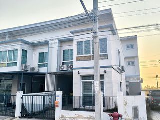 For sale 4 bedrooms townhouse in Bang Phli, Samut Prakan