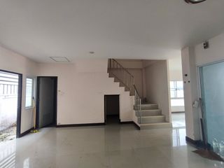 For sale 4 bedrooms townhouse in Bang Phli, Samut Prakan