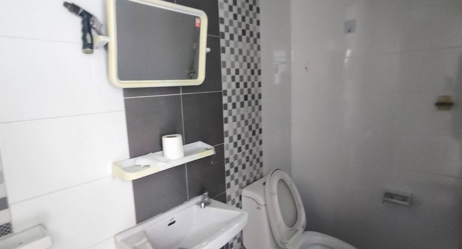 For sale 4 bedrooms townhouse in Bang Phli, Samut Prakan