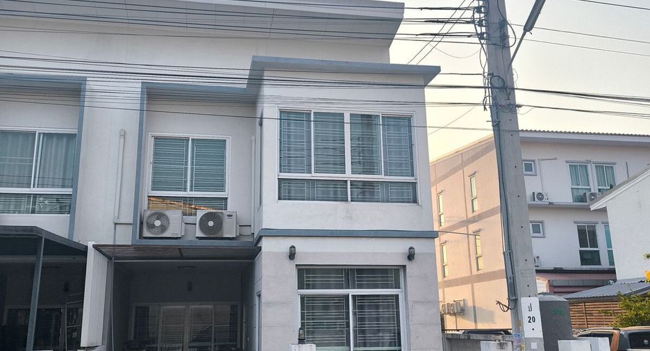 For sale 4 bedrooms townhouse in Bang Phli, Samut Prakan