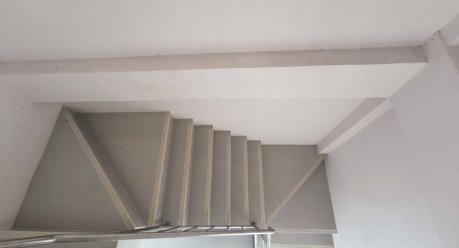 For sale 4 bedrooms townhouse in Bang Phli, Samut Prakan
