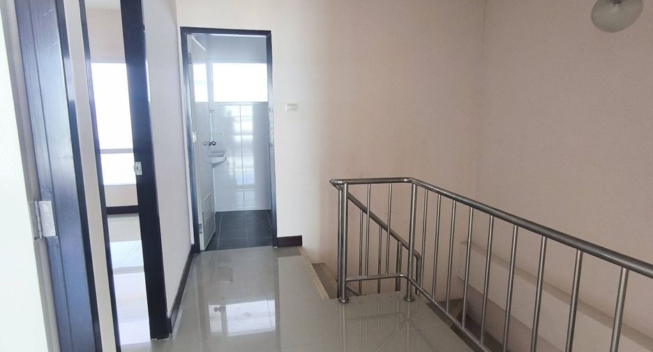 For sale 4 bedrooms townhouse in Bang Phli, Samut Prakan