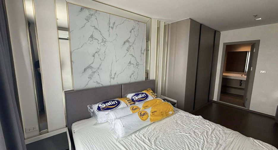For rent 2 bedrooms condo in Phra Khanong, Bangkok