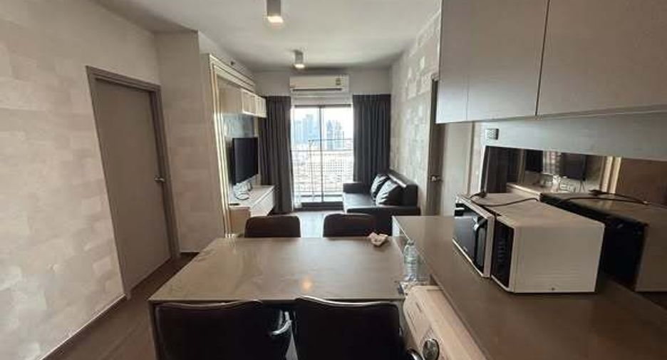 For rent 2 bedrooms condo in Phra Khanong, Bangkok
