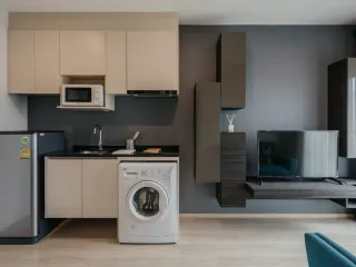 Аренда и продажа 1 кровать кондо в Хуаи Кхщанг, Бангкок