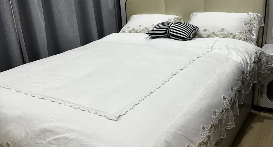 For rent 2 bedrooms condo in Bang Kapi, Bangkok