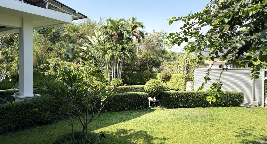 For sale 3 bedrooms villa in East Pattaya, Pattaya