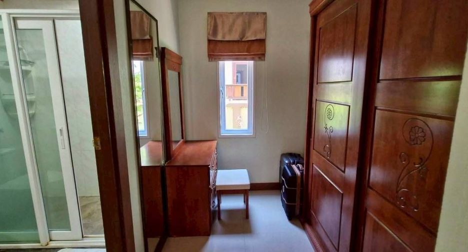 Casa en venta y en alquiler de 4 habitaciones en East Pattaya, Pattaya