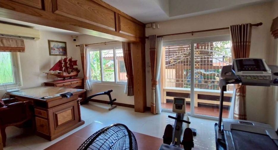 Casa en venta y en alquiler de 4 habitaciones en East Pattaya, Pattaya