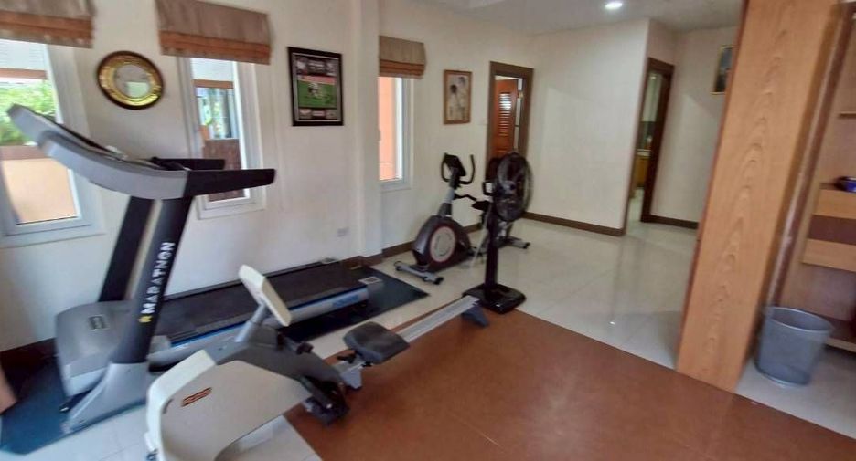 Casa en venta y en alquiler de 4 habitaciones en East Pattaya, Pattaya
