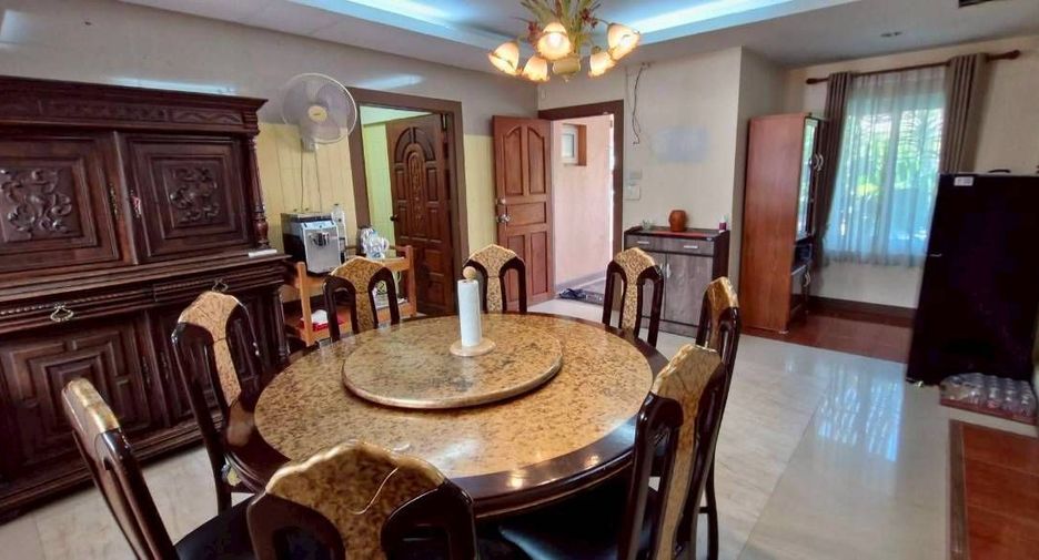 Casa en venta y en alquiler de 4 habitaciones en East Pattaya, Pattaya