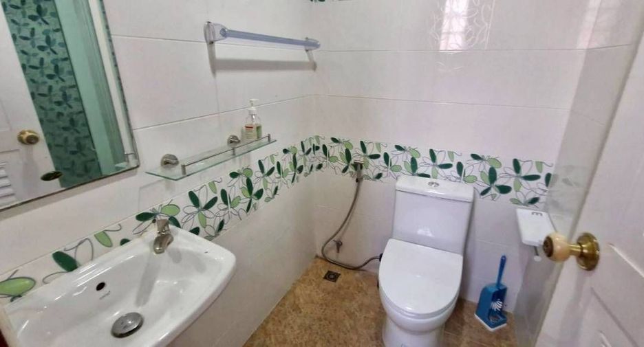 Casa en venta y en alquiler de 4 habitaciones en East Pattaya, Pattaya