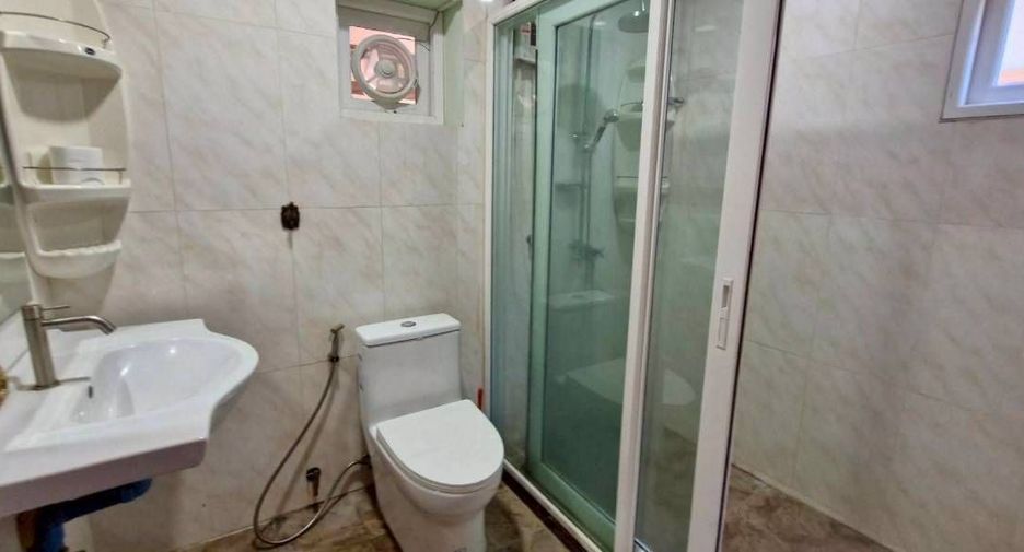Casa en venta y en alquiler de 4 habitaciones en East Pattaya, Pattaya