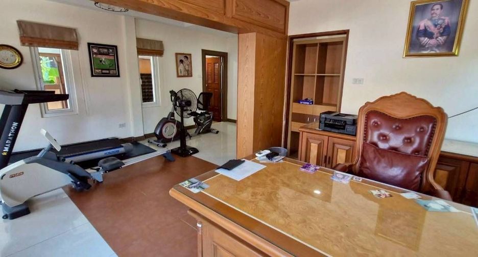 Casa en venta y en alquiler de 4 habitaciones en East Pattaya, Pattaya