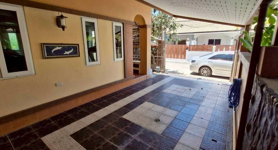 Casa en venta y en alquiler de 4 habitaciones en East Pattaya, Pattaya