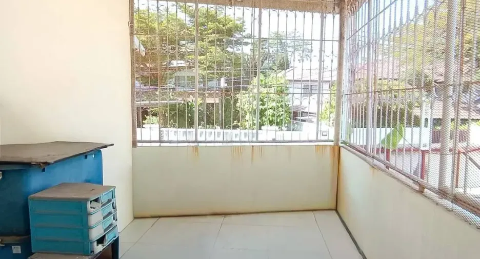 For sale 3 bedrooms townhouse in Bang Phlat, Bangkok