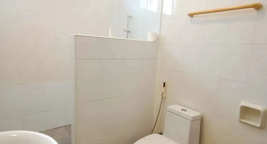 For sale 5 bedrooms townhouse in Bang Phlat, Bangkok