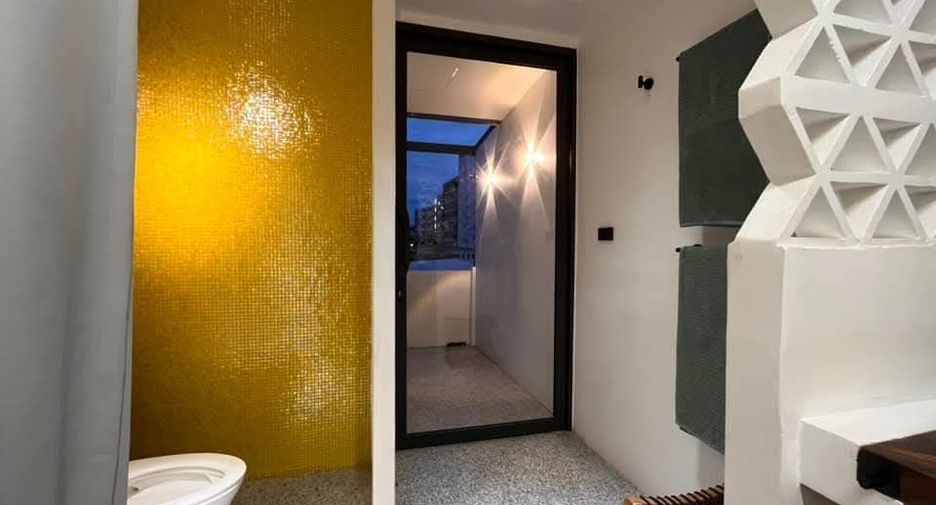 For sale 2 bedrooms townhouse in Phra Khanong, Bangkok