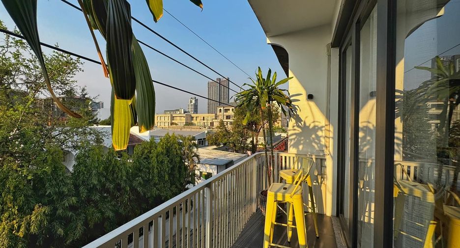 For sale 2 bedrooms townhouse in Phra Khanong, Bangkok