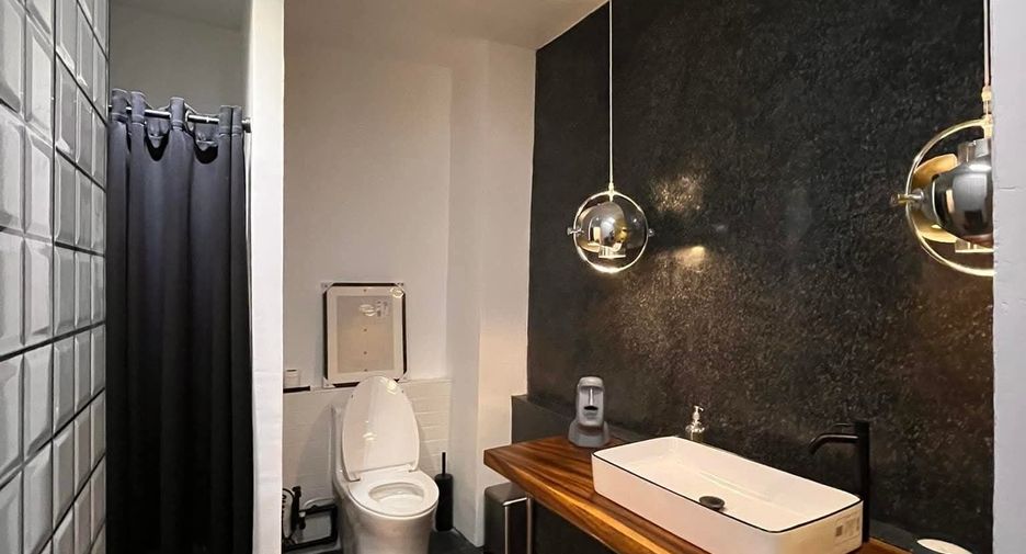 For sale 2 bedrooms townhouse in Phra Khanong, Bangkok