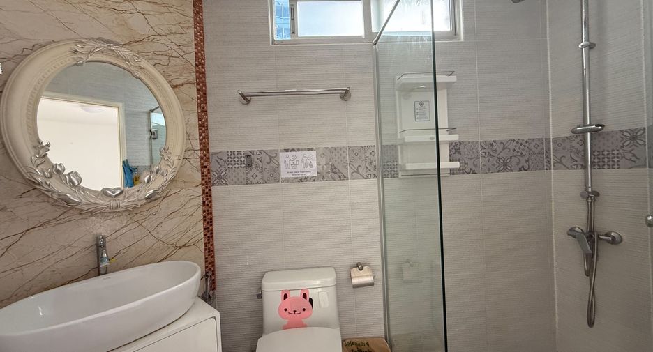 For rent 2 bedrooms condo in Watthana, Bangkok